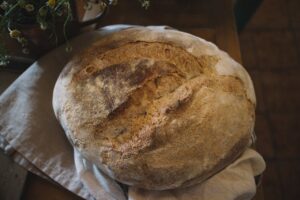 Read more about the article Hacer pan con masa madre, ventajas y consejos prácticos
